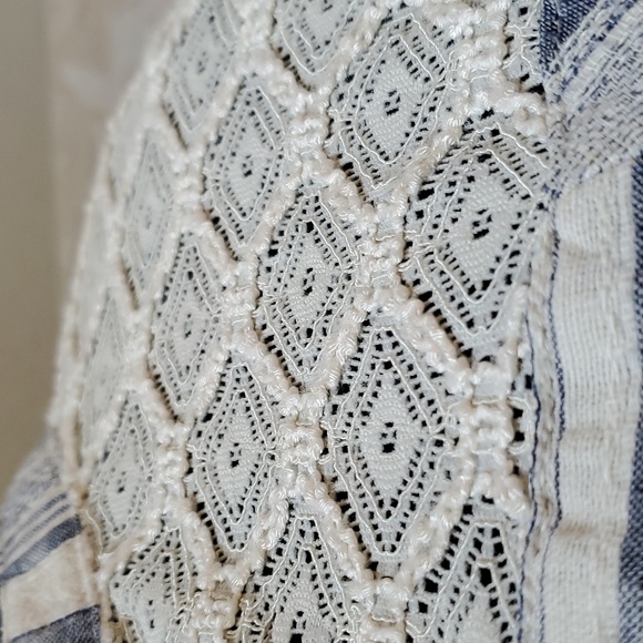 SZ. MEDIUM WOMAN'S UMGEE TOP - Picture 3 of 7